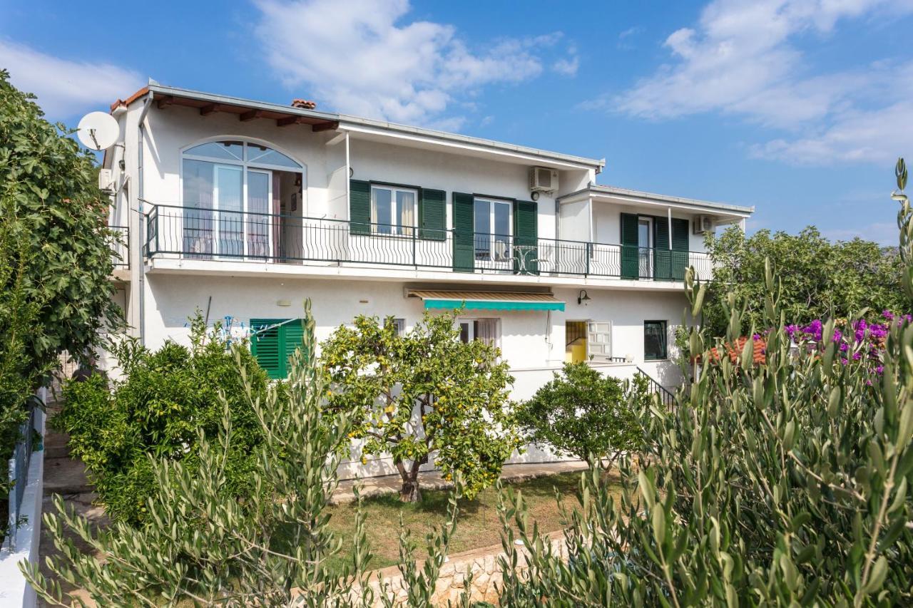 Apartments By The Sea Poljica, Trogir - 16999 Marina Kültér fotó